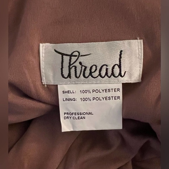 Thread Sleeveless V-Back Long Trumpet Gown - Picture 5 of 8